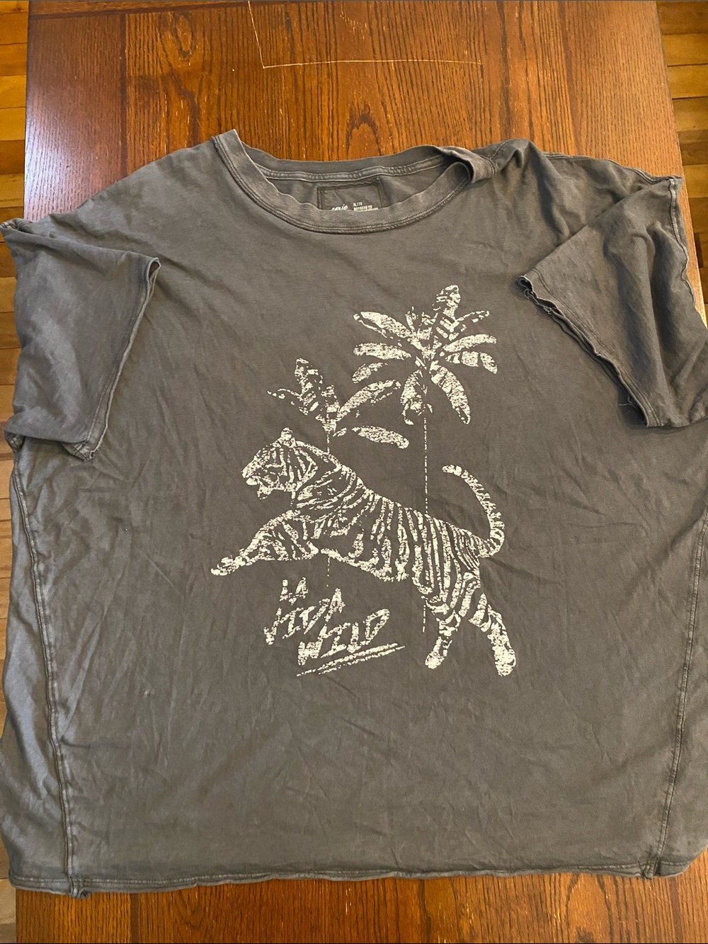 aerie Charcoal Gray Short Sleeve Tee with White Tiger & Palm Print